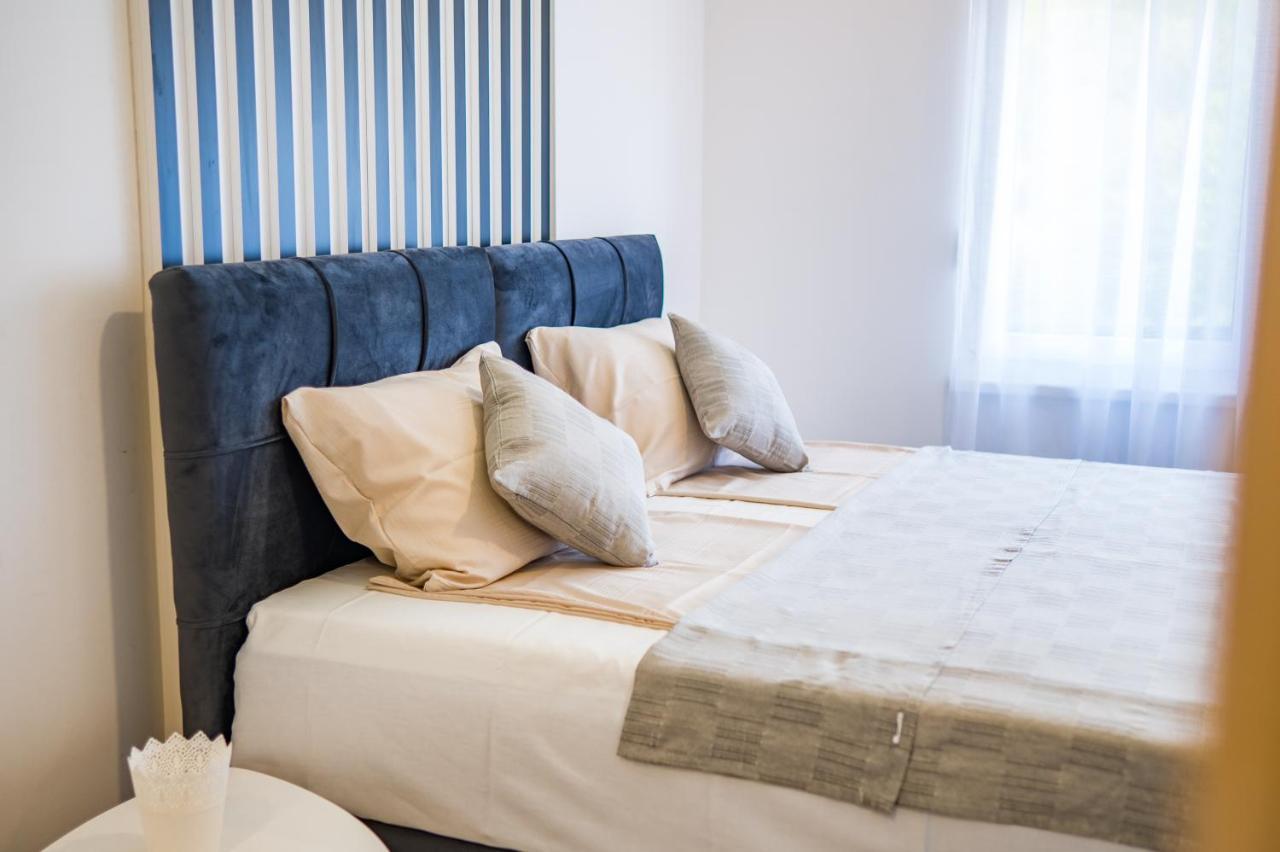 San-Mar Apartments Тузла Екстериор снимка